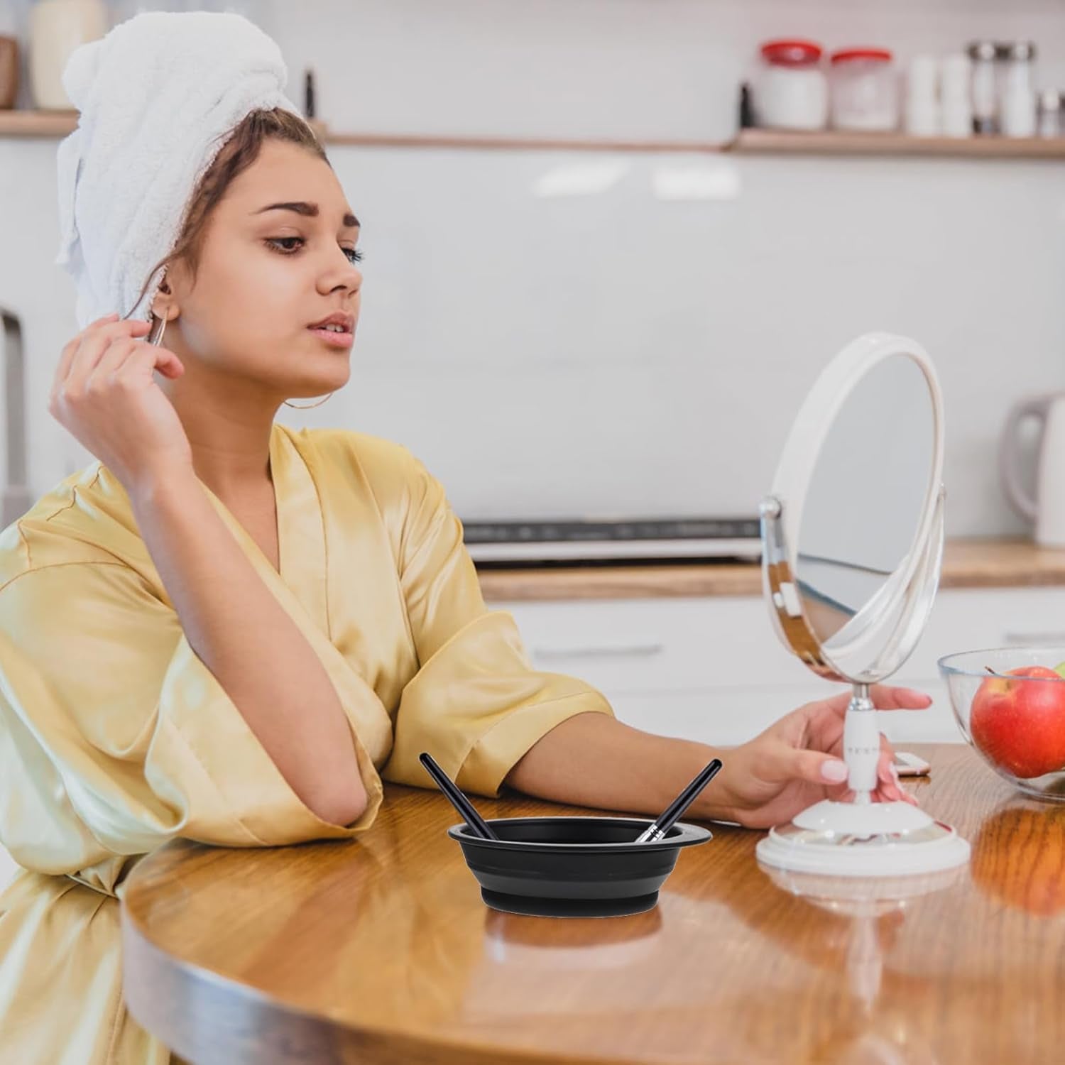 Silicone Makeup Brush Cleaning Pad and Bowl 5.78X4.33 Inch Handheld Beauty Tool Cleaner for Eyeshadow Brow Brushes and Makeup Accessories